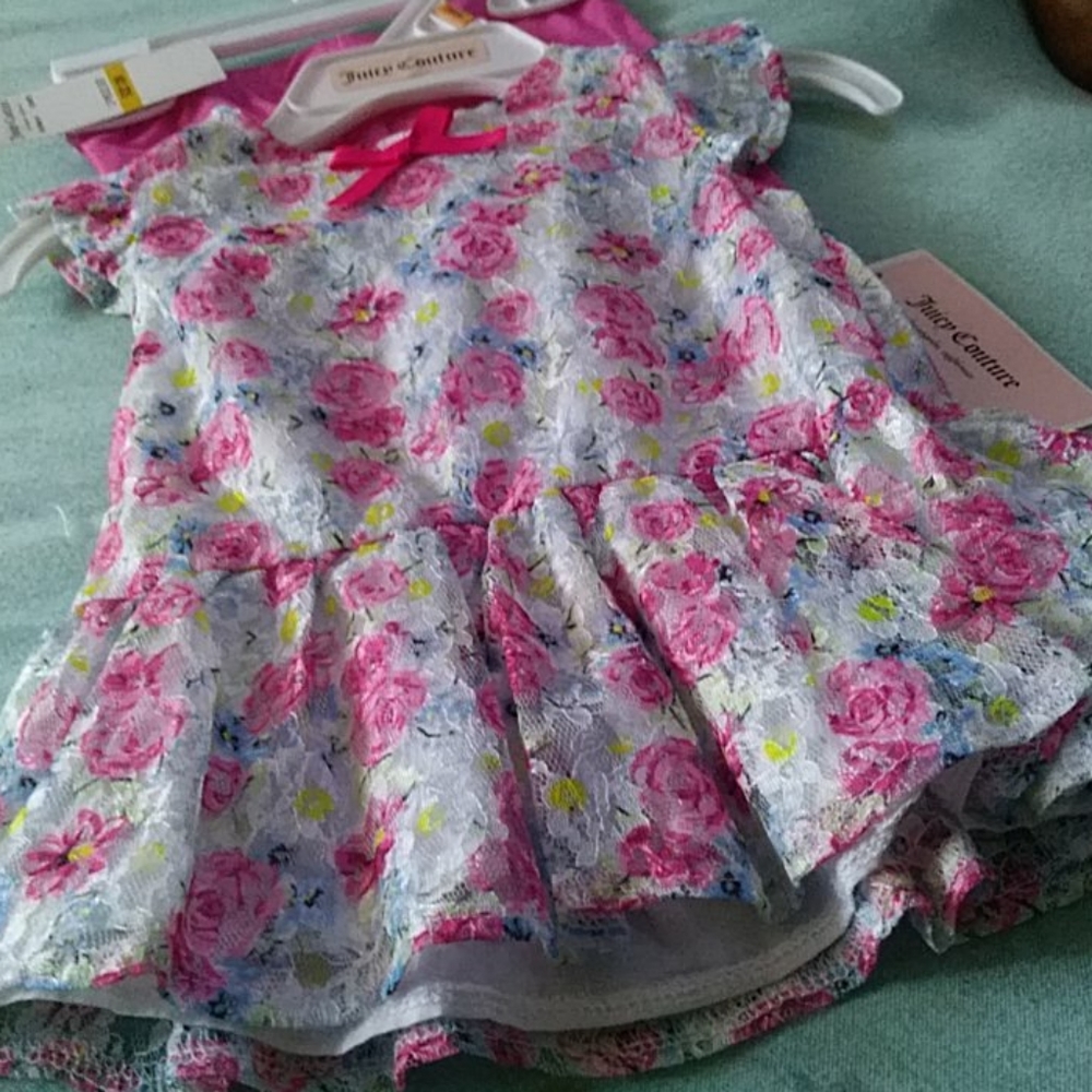 Clothes - Picture 2 of 9